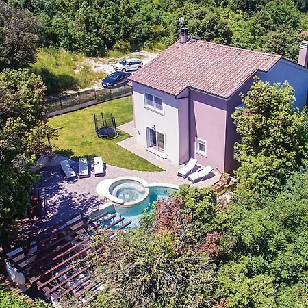 Будинок відпочинку Cozy In With Wifi Пула