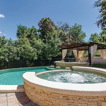 Holiday home Cozy In With Outdoor Swimming Pool Pula