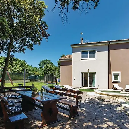 Cozy In With Wifi بيت للعطل