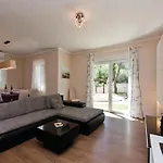 בית נופש Beautiful In פולה