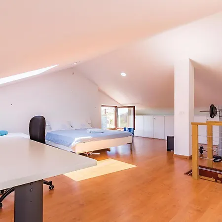 Cozy In With Wifi Πούλα