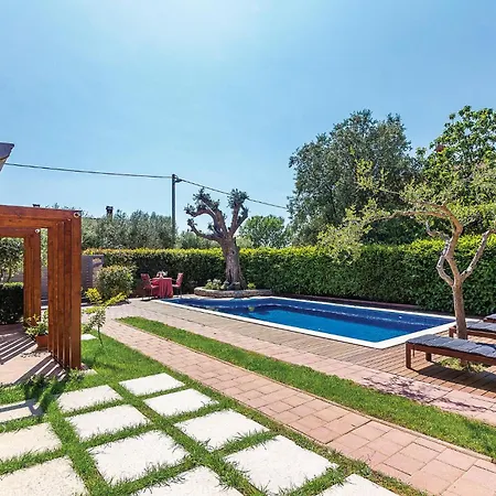 Cozy In With Outdoor Swimming Pool Пула
