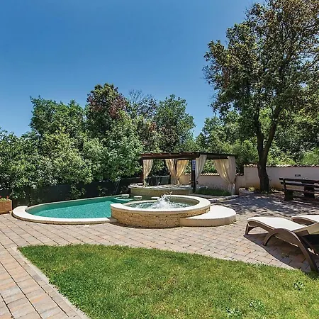 Cozy In With Outdoor Swimming Pool * Пула