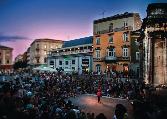 Cozy In With Wifi Nyaraló Póla