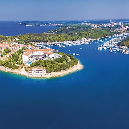 Ferienhaus Cozy In With Wifi