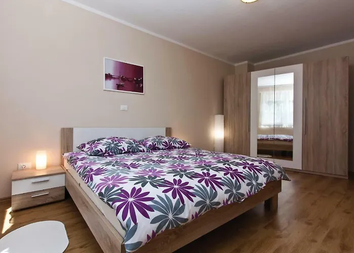 Cozy In With Wifi Holiday home Pula
